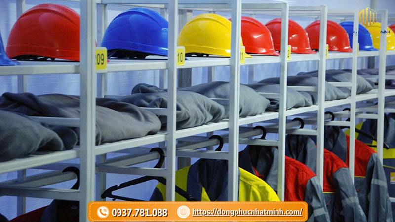 Các Loại Đồng Phục Bảo Hộ Phổ Biến & Chất Liệu