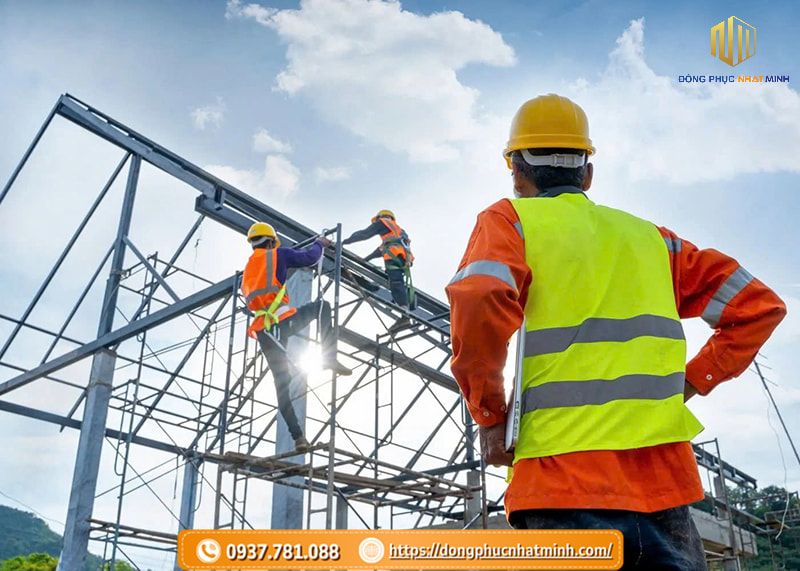 Lợi Ích Của Việc May Đồng Phục Bảo Hộ Lao Động Tại Pleiku