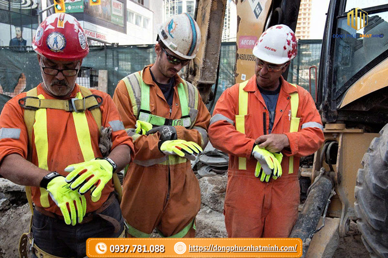 Tại Sao Doanh Nghiệp Tại Hải Phòng Nên Chọn May Đồng Phục Bảo Hộ Lao Động?